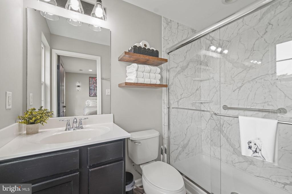 2102 E OAK ROAD Unit: H2