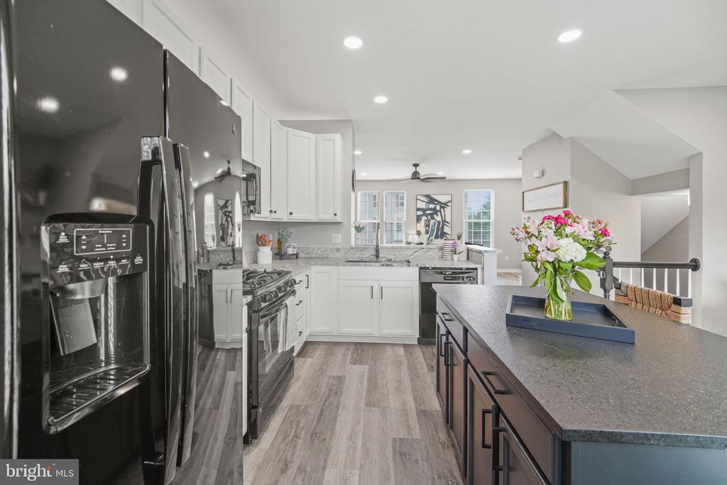 2102 E OAK ROAD Unit: H2