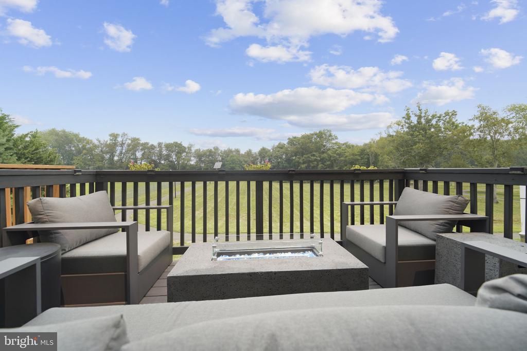 2102 E OAK ROAD Unit: H2