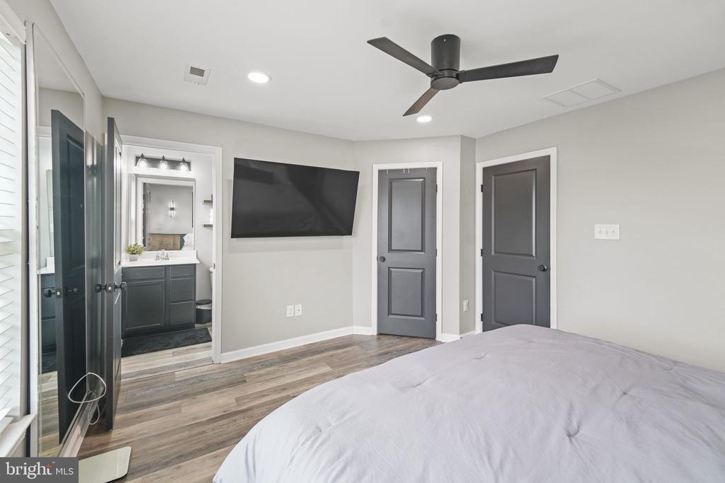 2102 E OAK ROAD Unit: H2