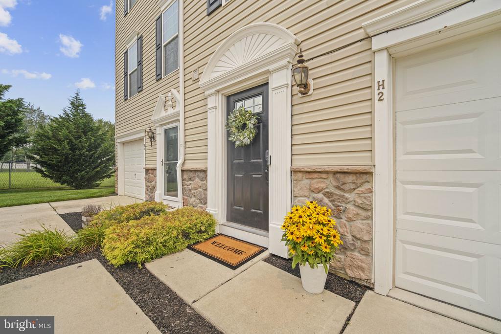 2102 E OAK ROAD Unit: H2
