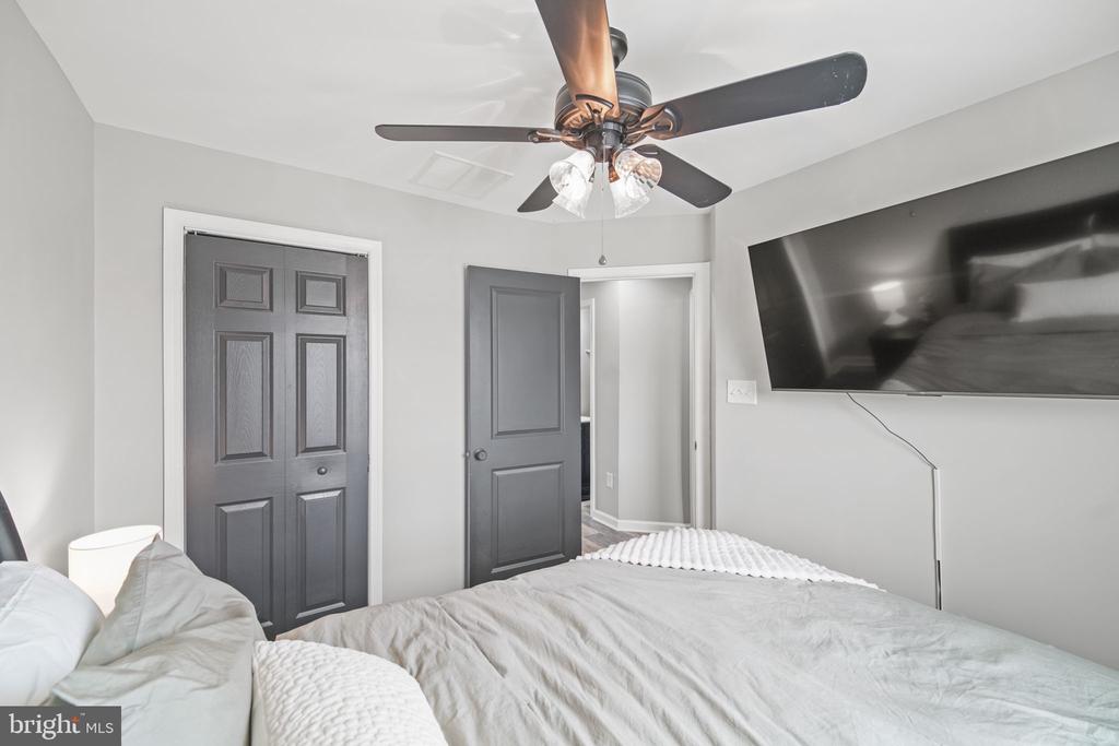 2102 E OAK ROAD Unit: H2