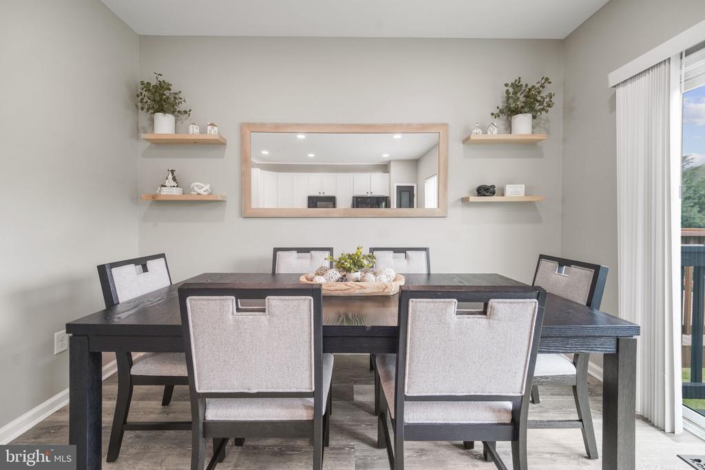 2102 E OAK ROAD Unit: H2