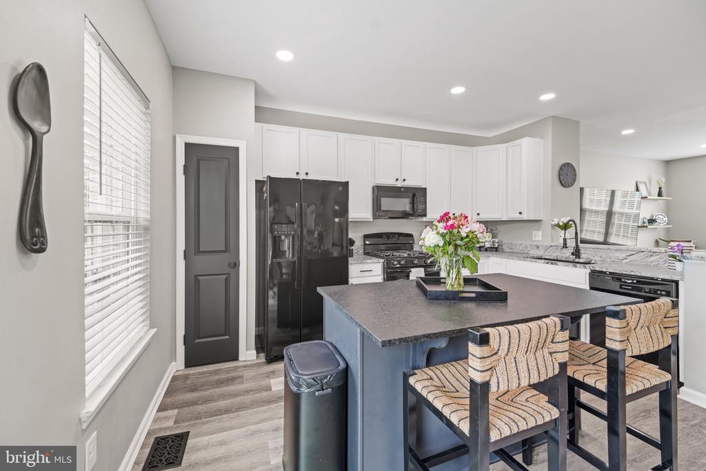 2102 E OAK ROAD Unit: H2