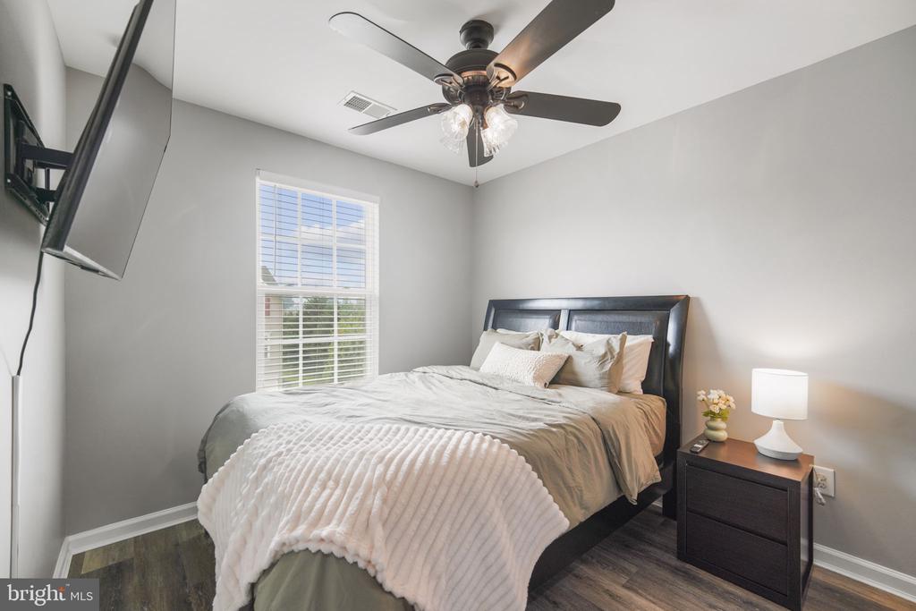 2102 E OAK ROAD Unit: H2