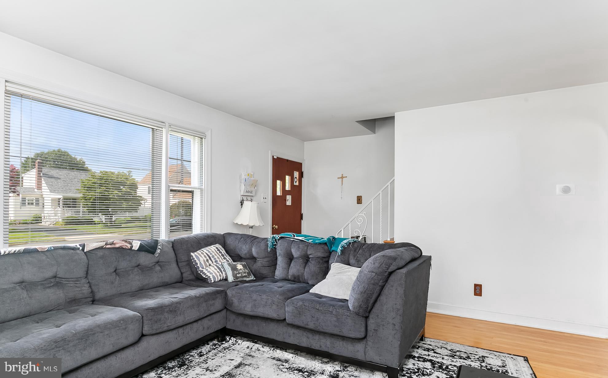 16 Whitman Ave
