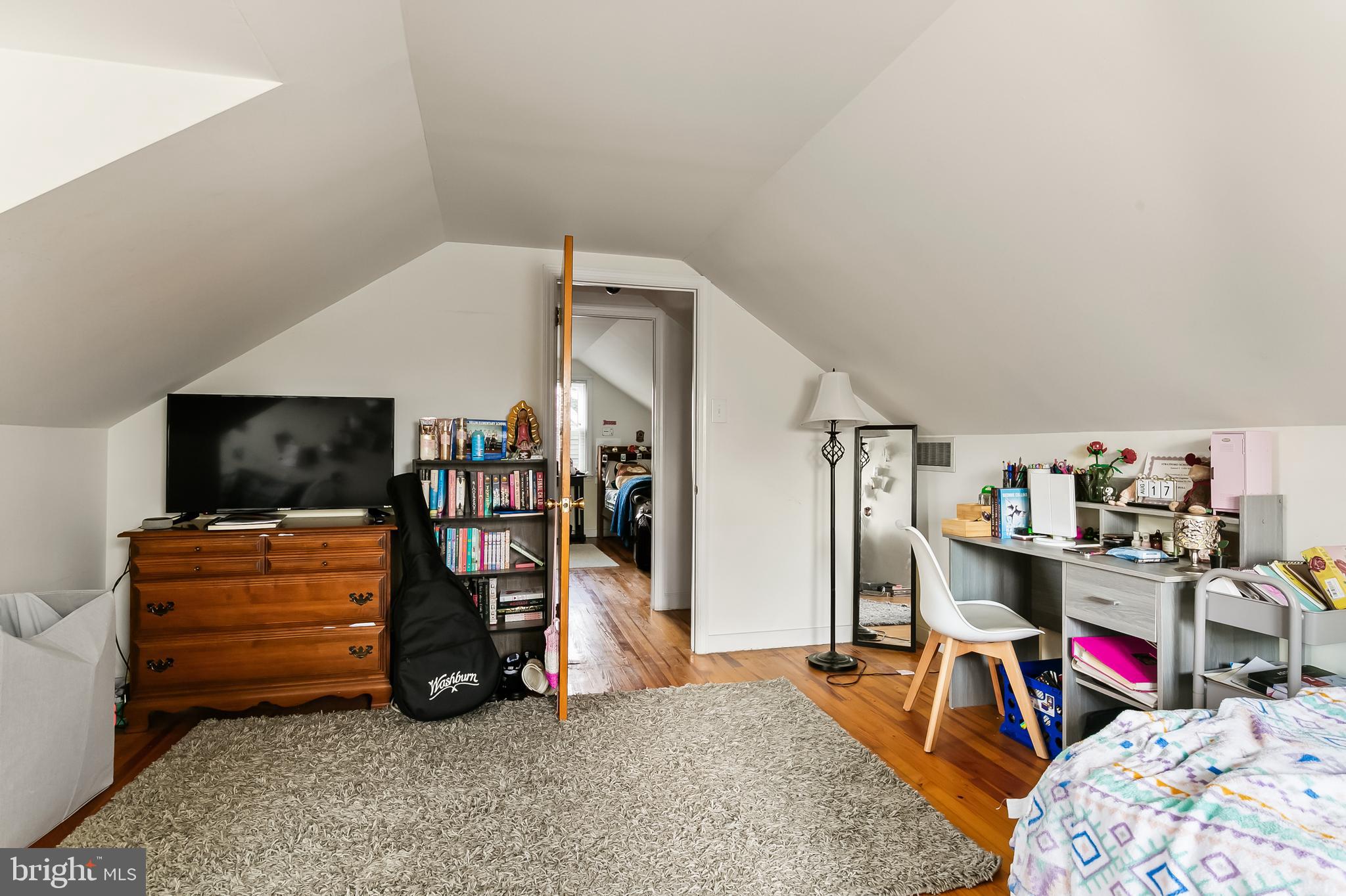16 Whitman Ave