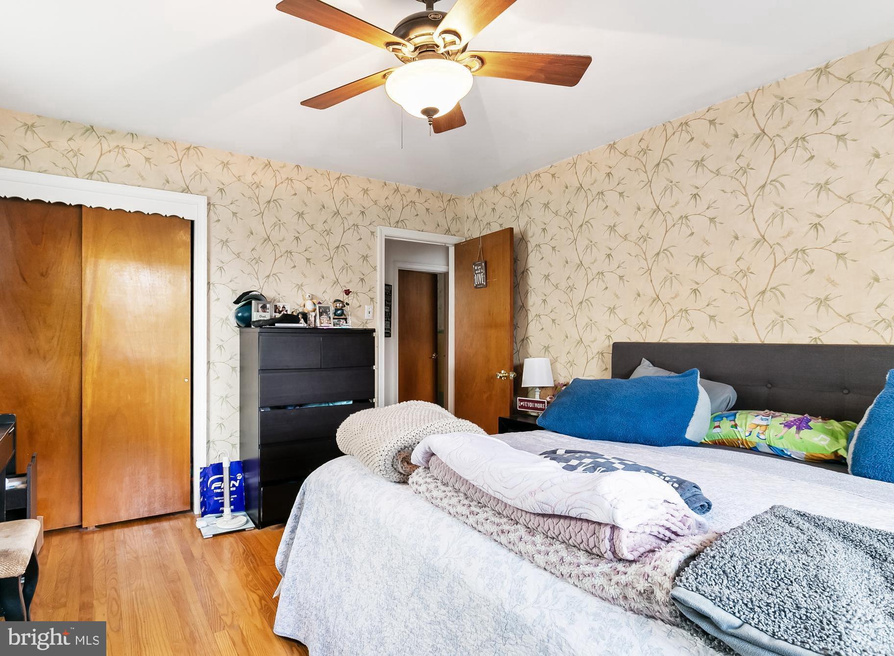 16 Whitman Ave