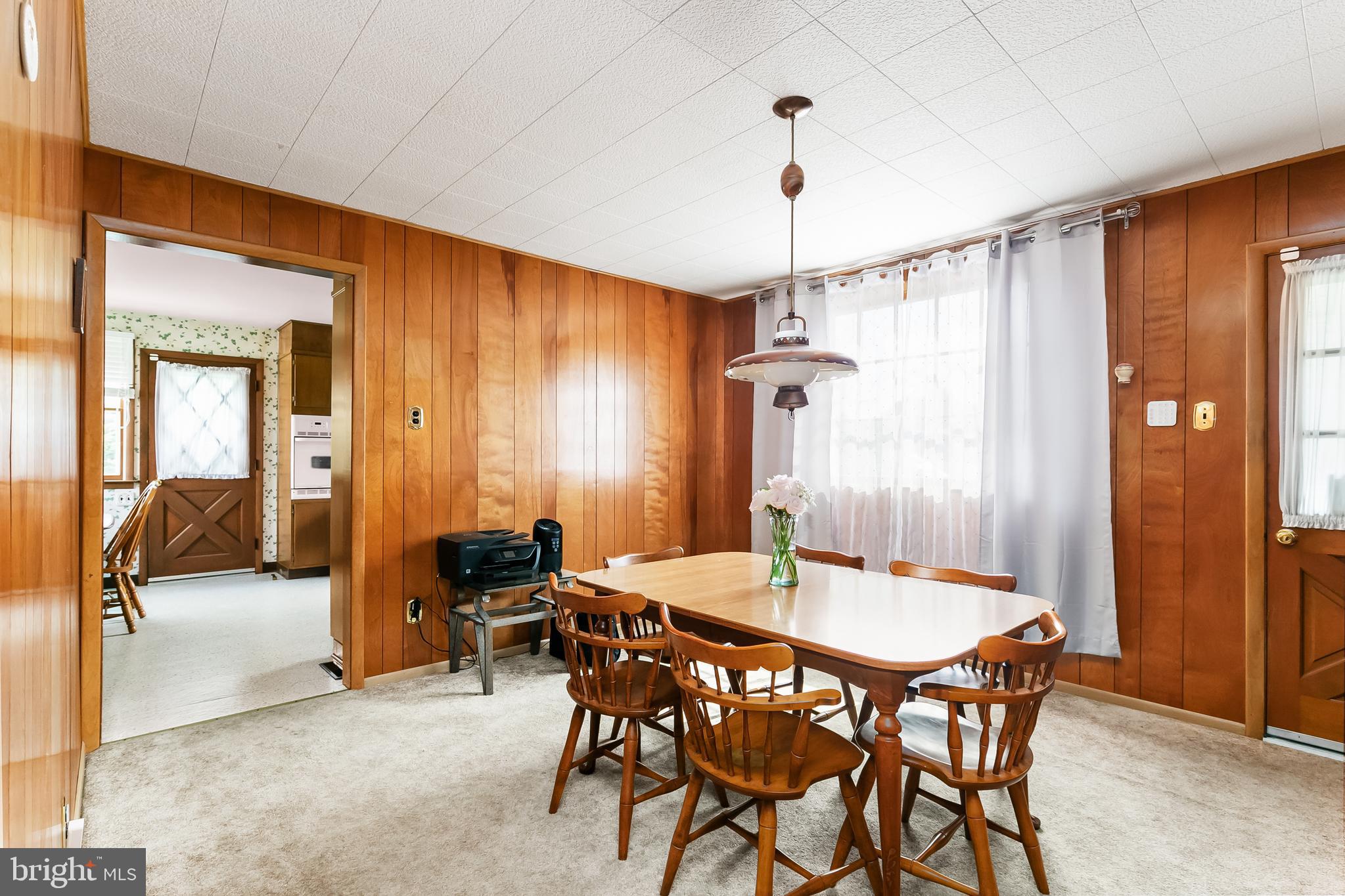 16 Whitman Ave