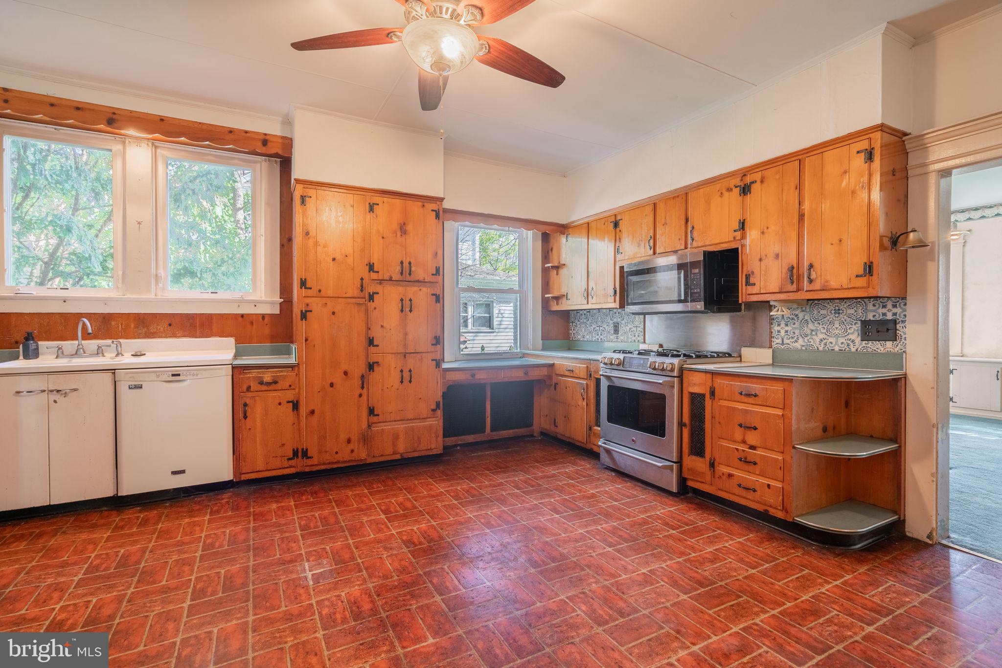 108 Greenleigh Ct