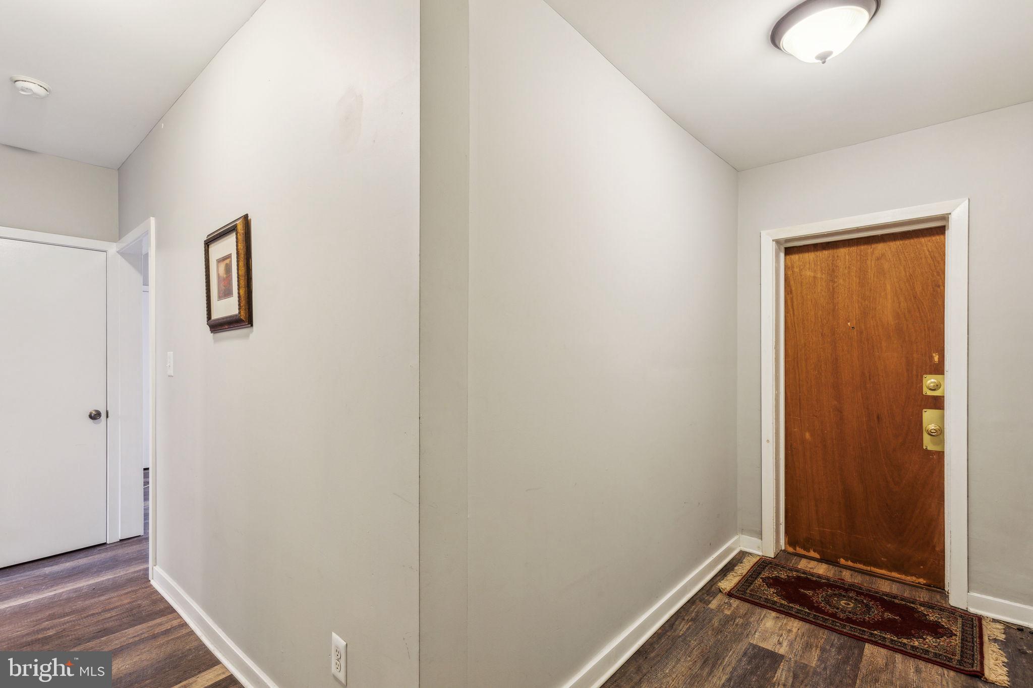 210 E Maple Ave #C1
