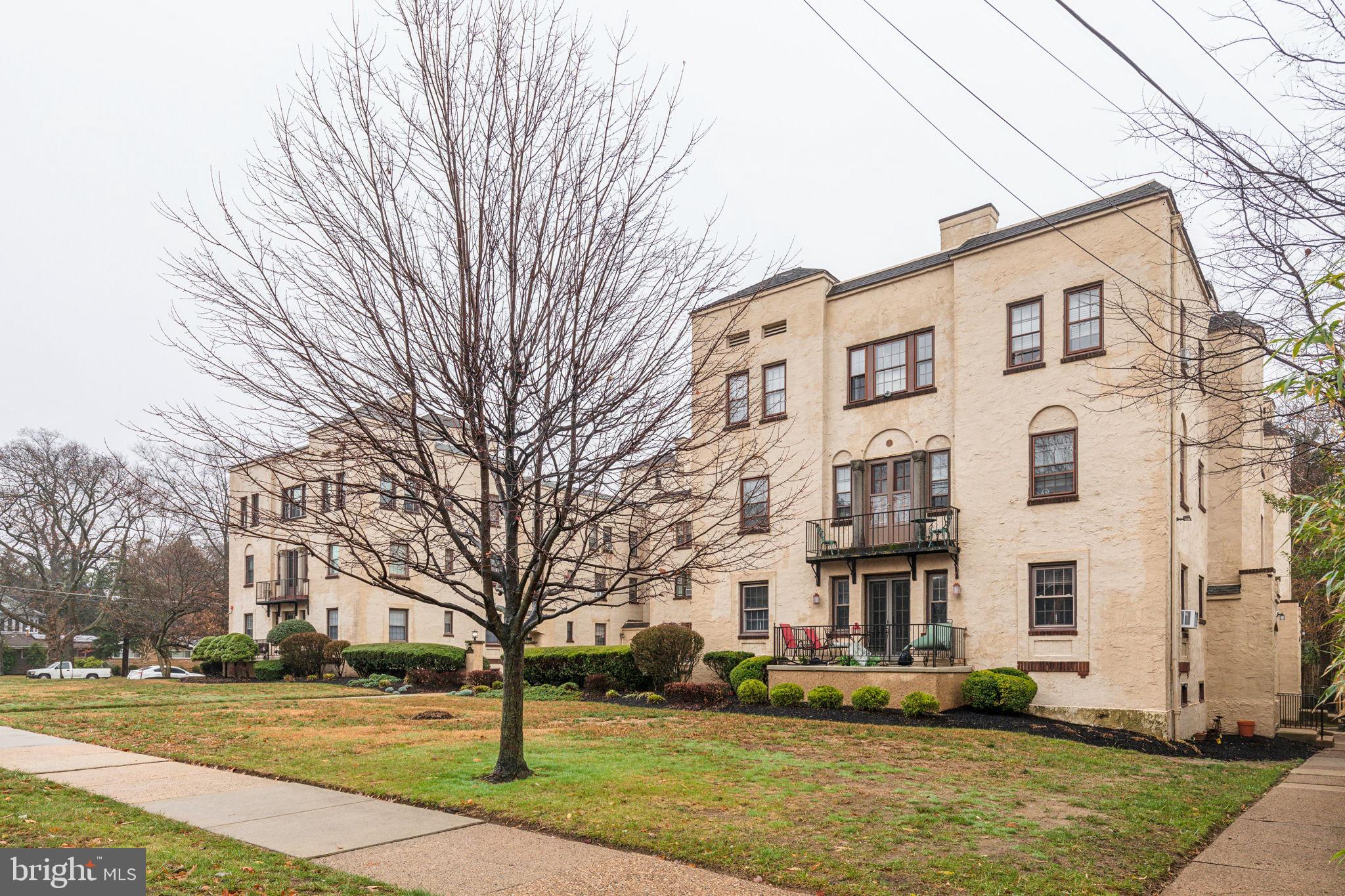 210 E Maple Ave #C1