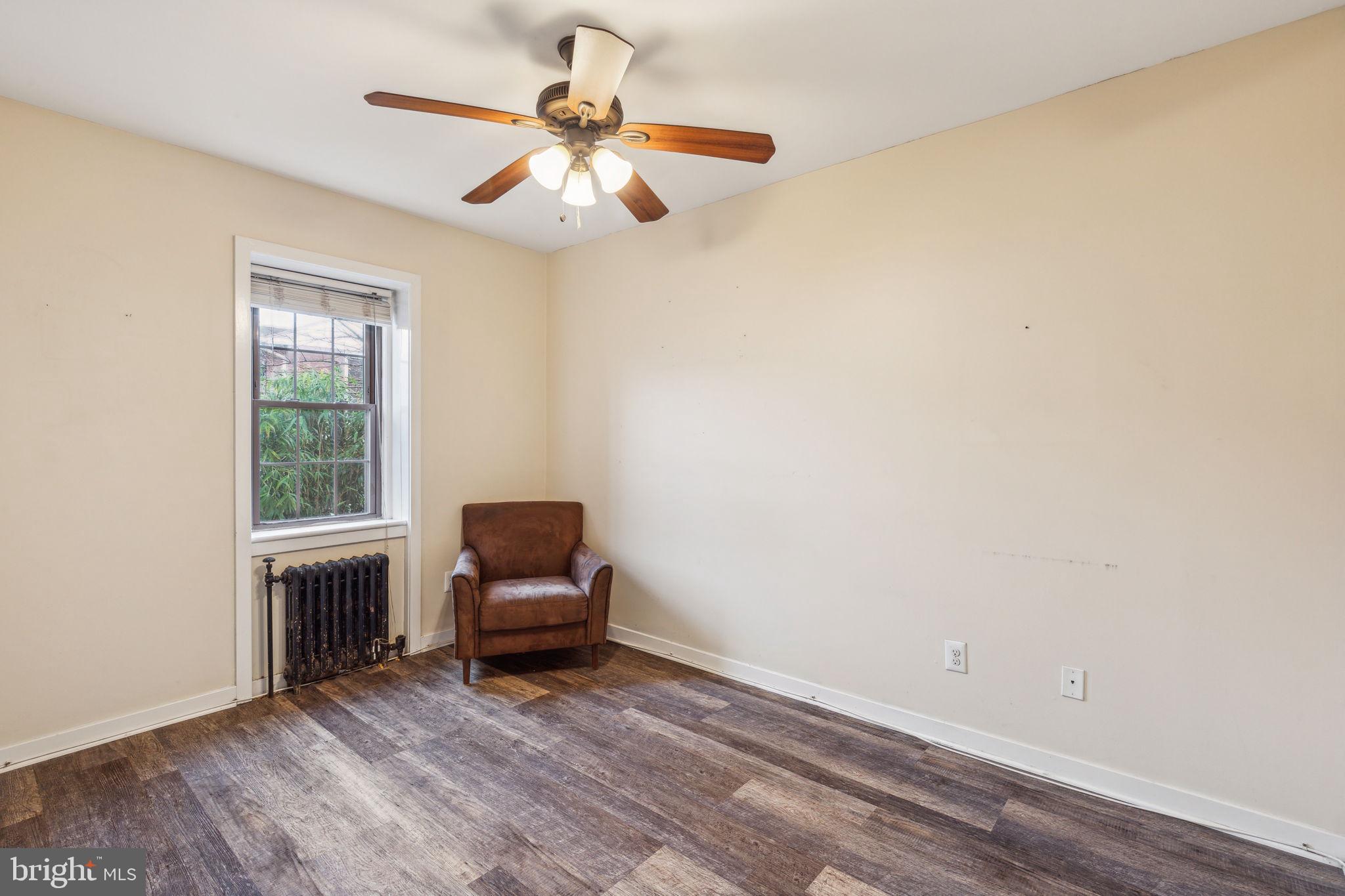 210 E Maple Ave #C1