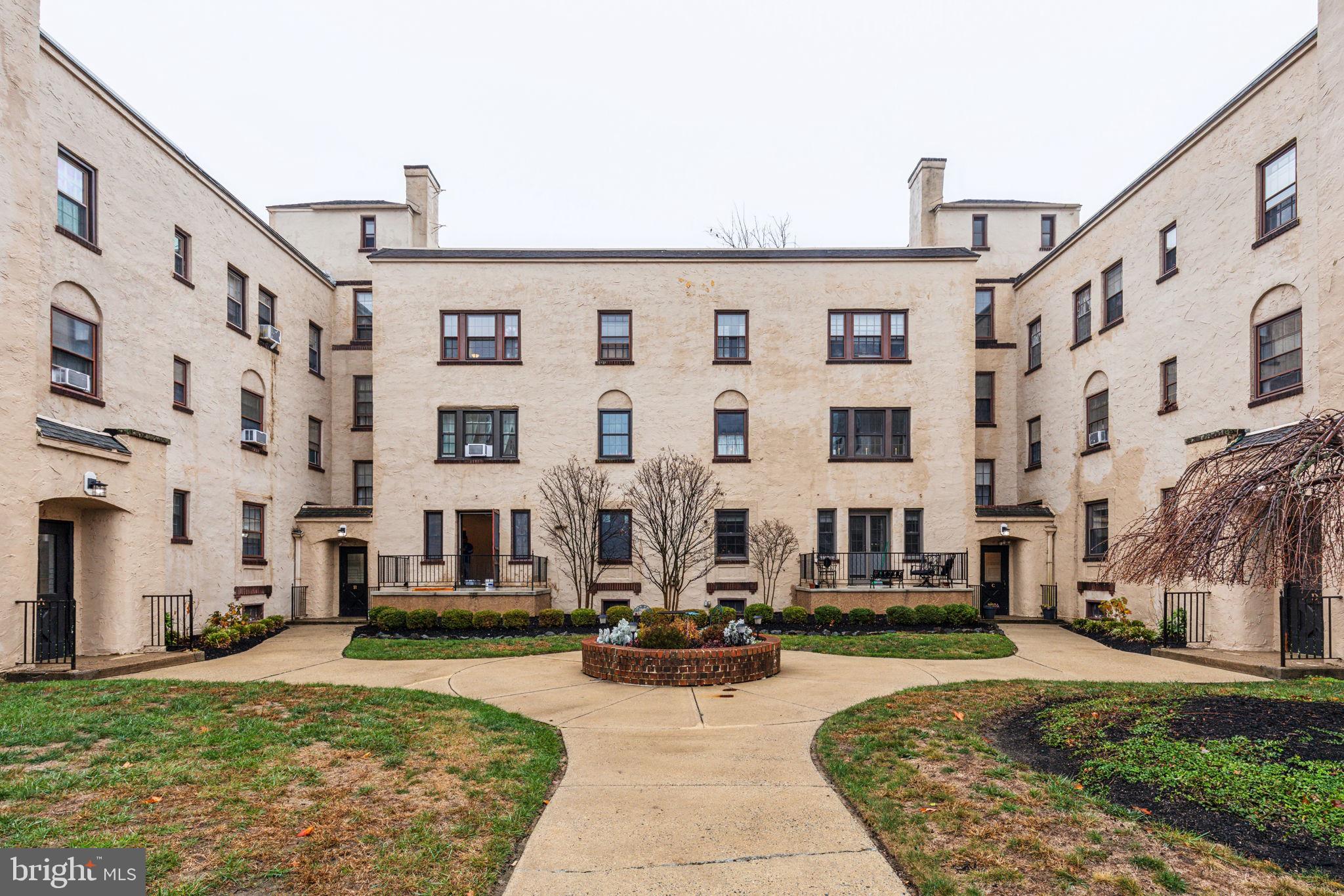 210 E Maple Ave #C1