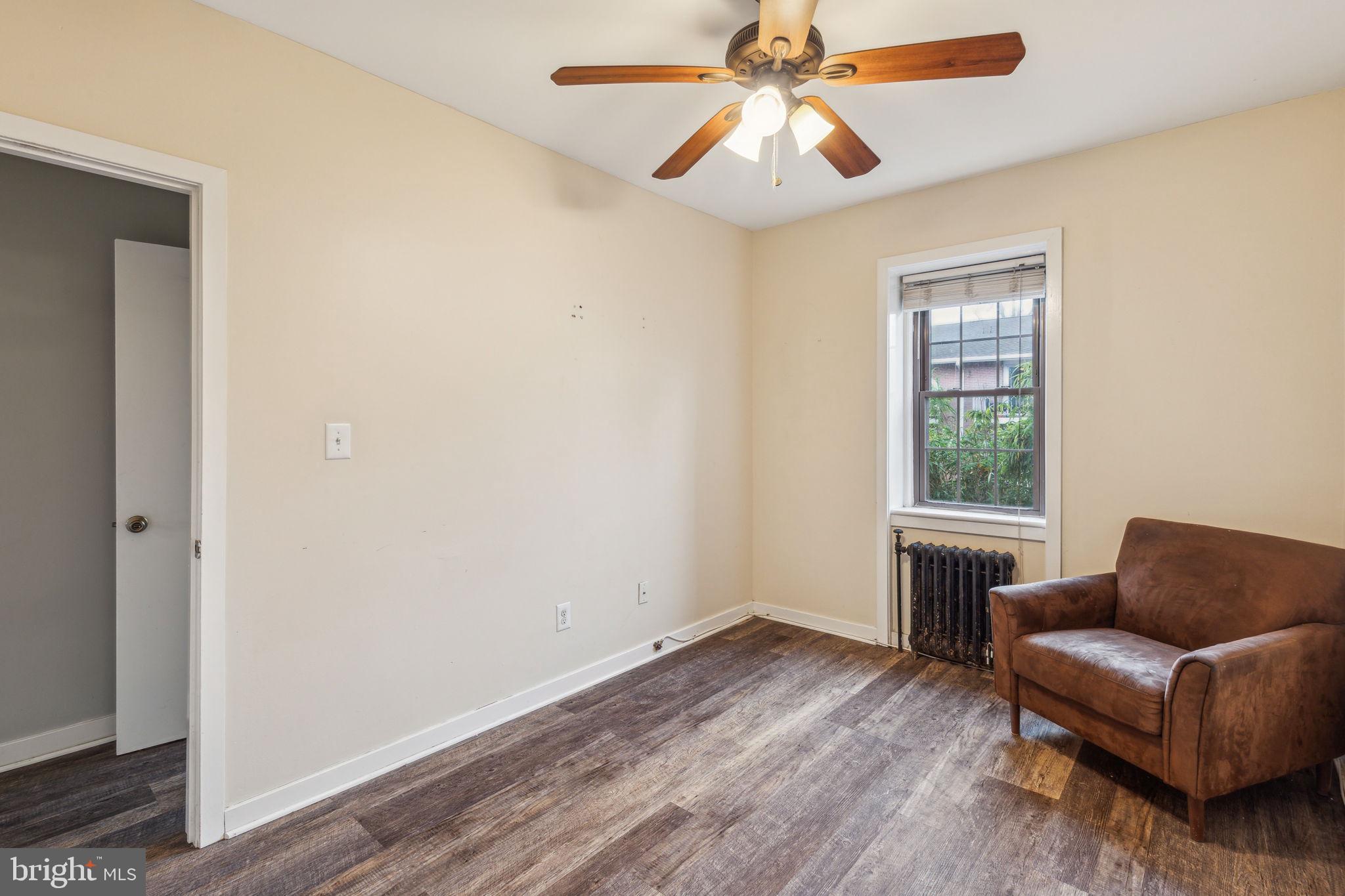 210 E Maple Ave #C1