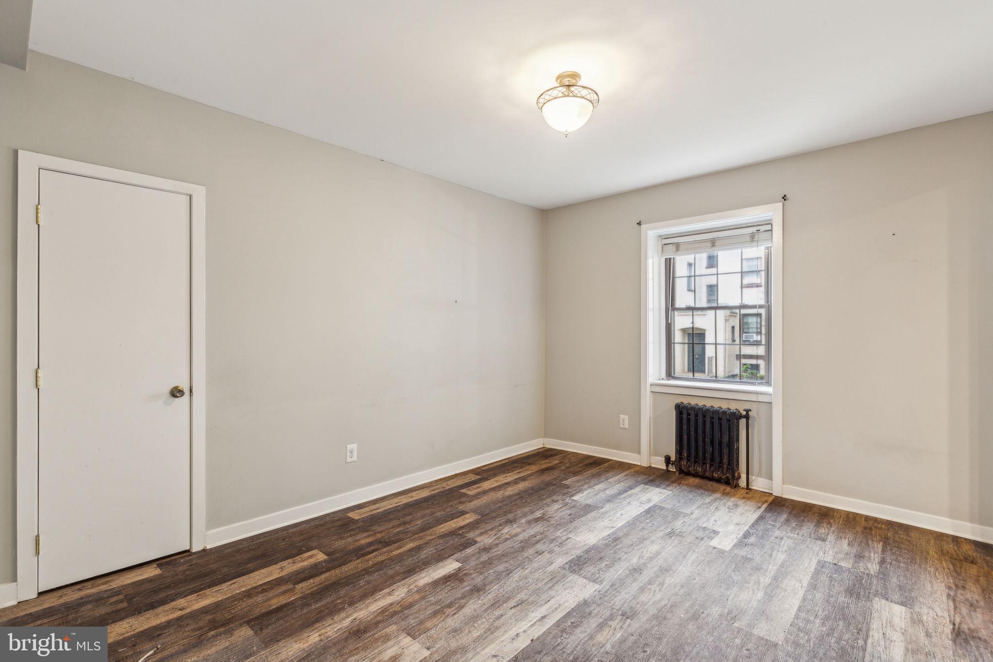 210 E Maple Ave #C1