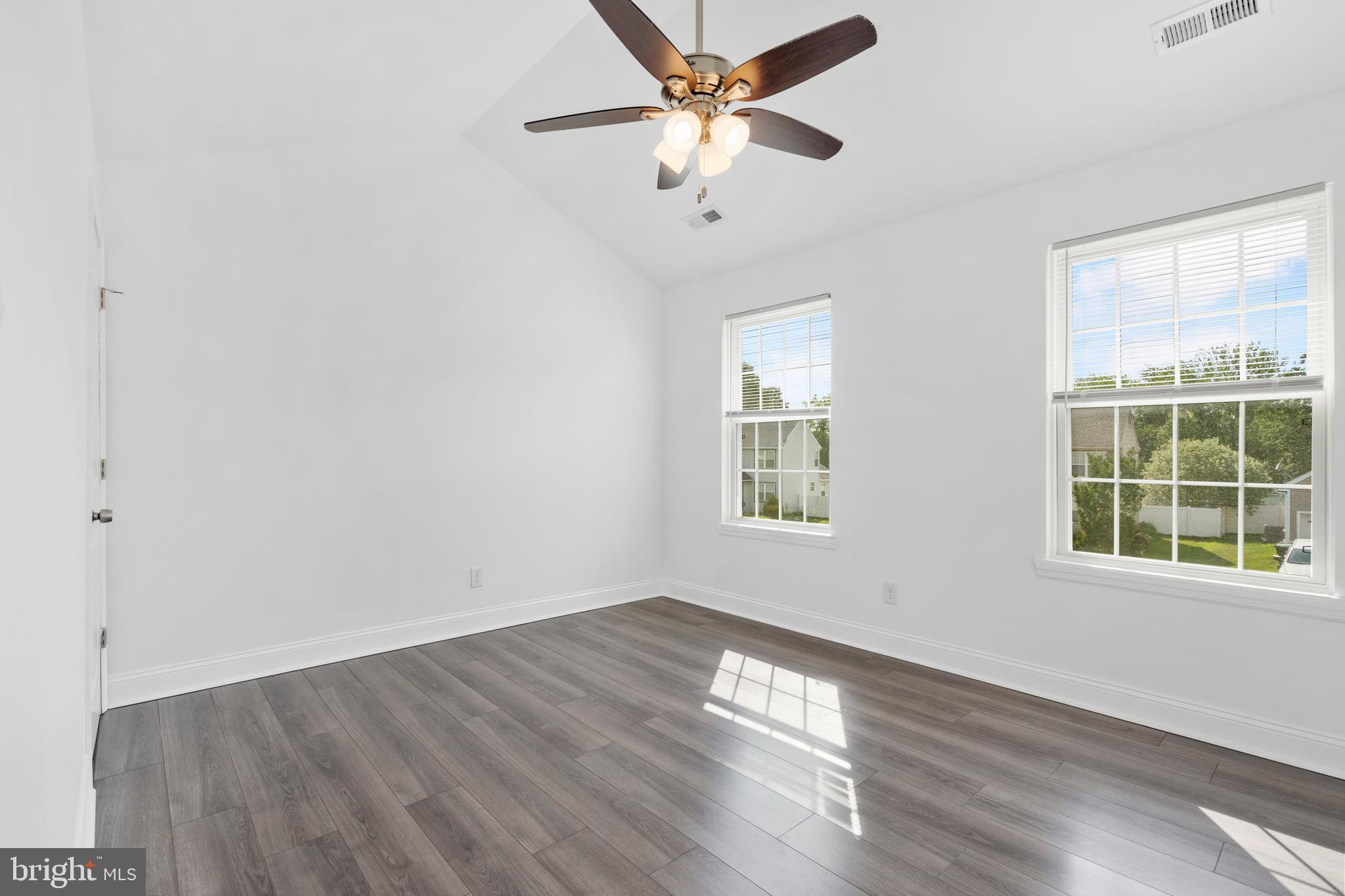 10 Morris Dr