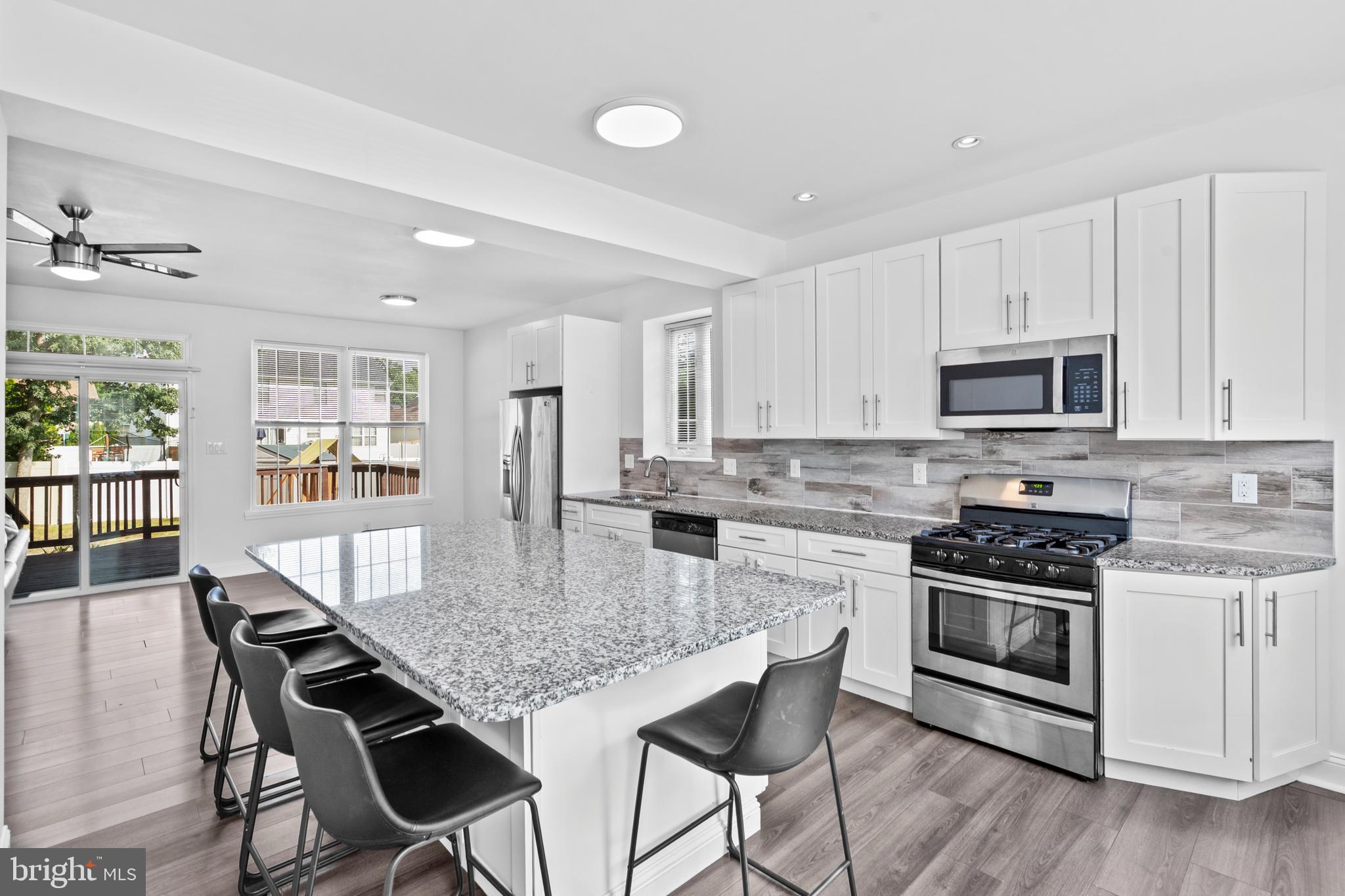 10 Morris Dr