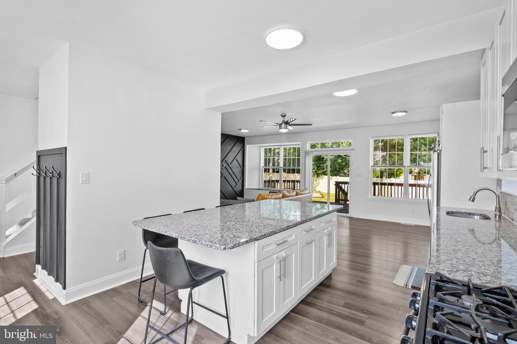 10 Morris Dr