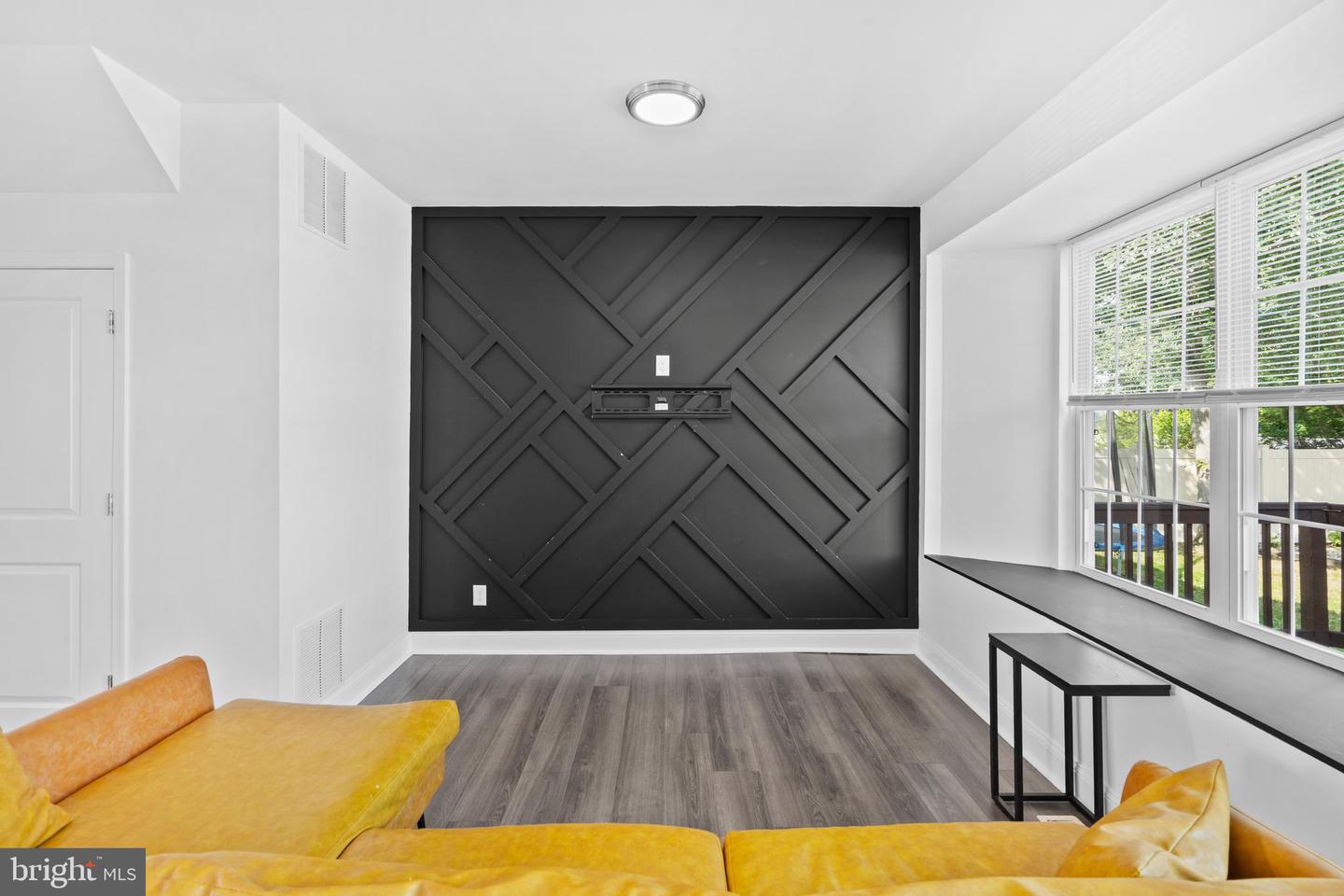 10 Morris Dr