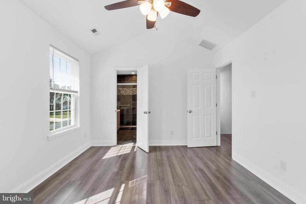 10 Morris Dr