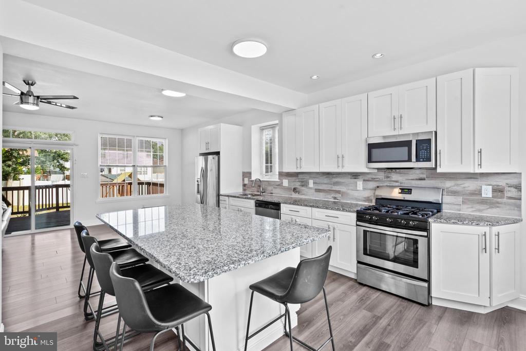 10 Morris Dr