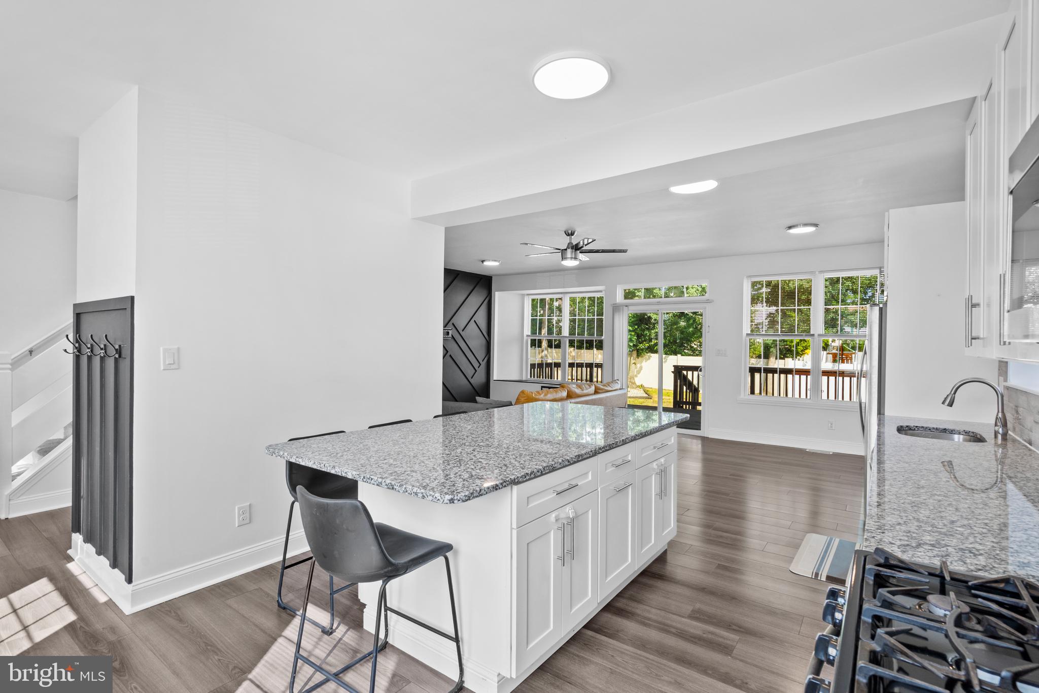 10 Morris Dr