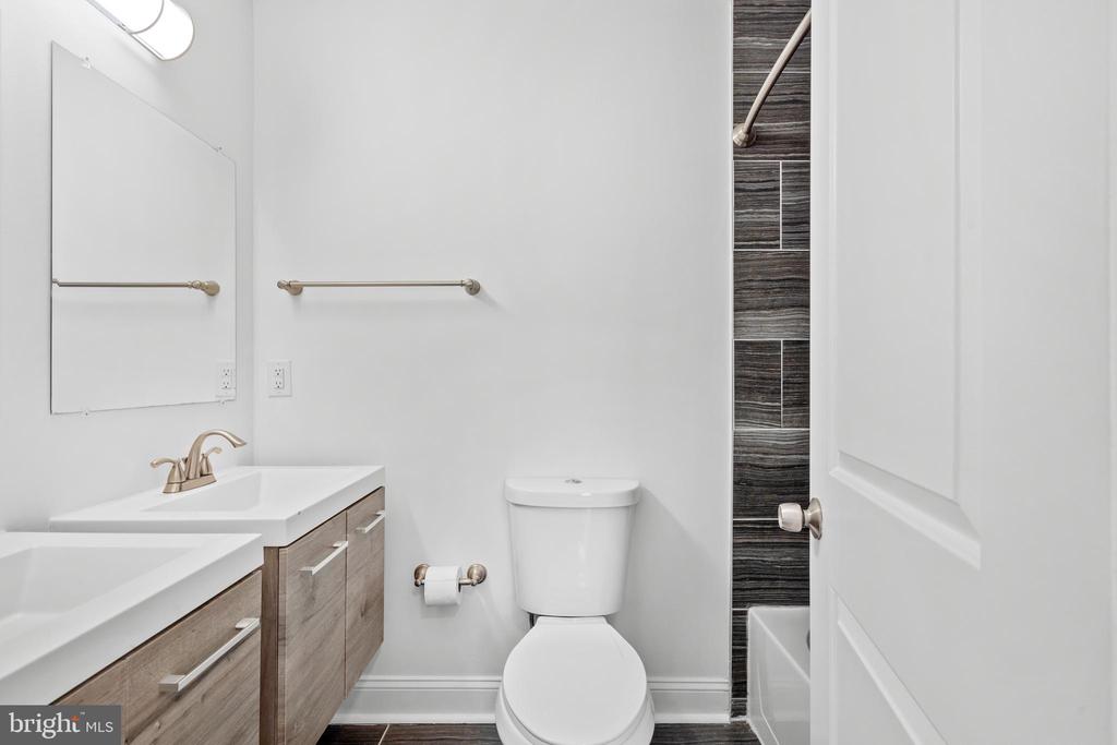 10 Morris Dr