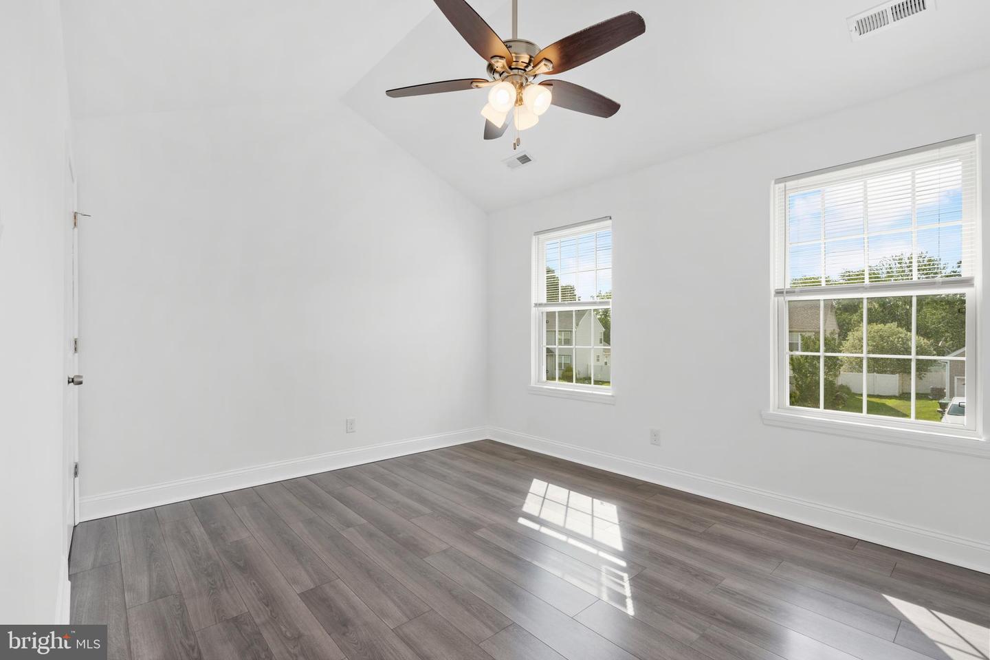 10 Morris Dr