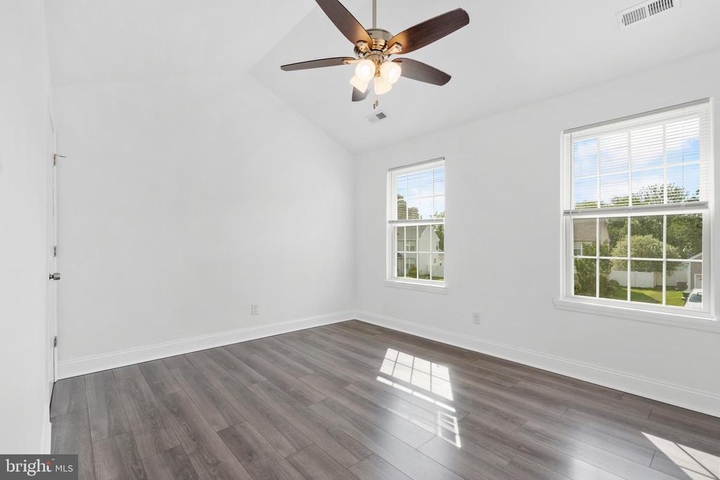 10 Morris Dr