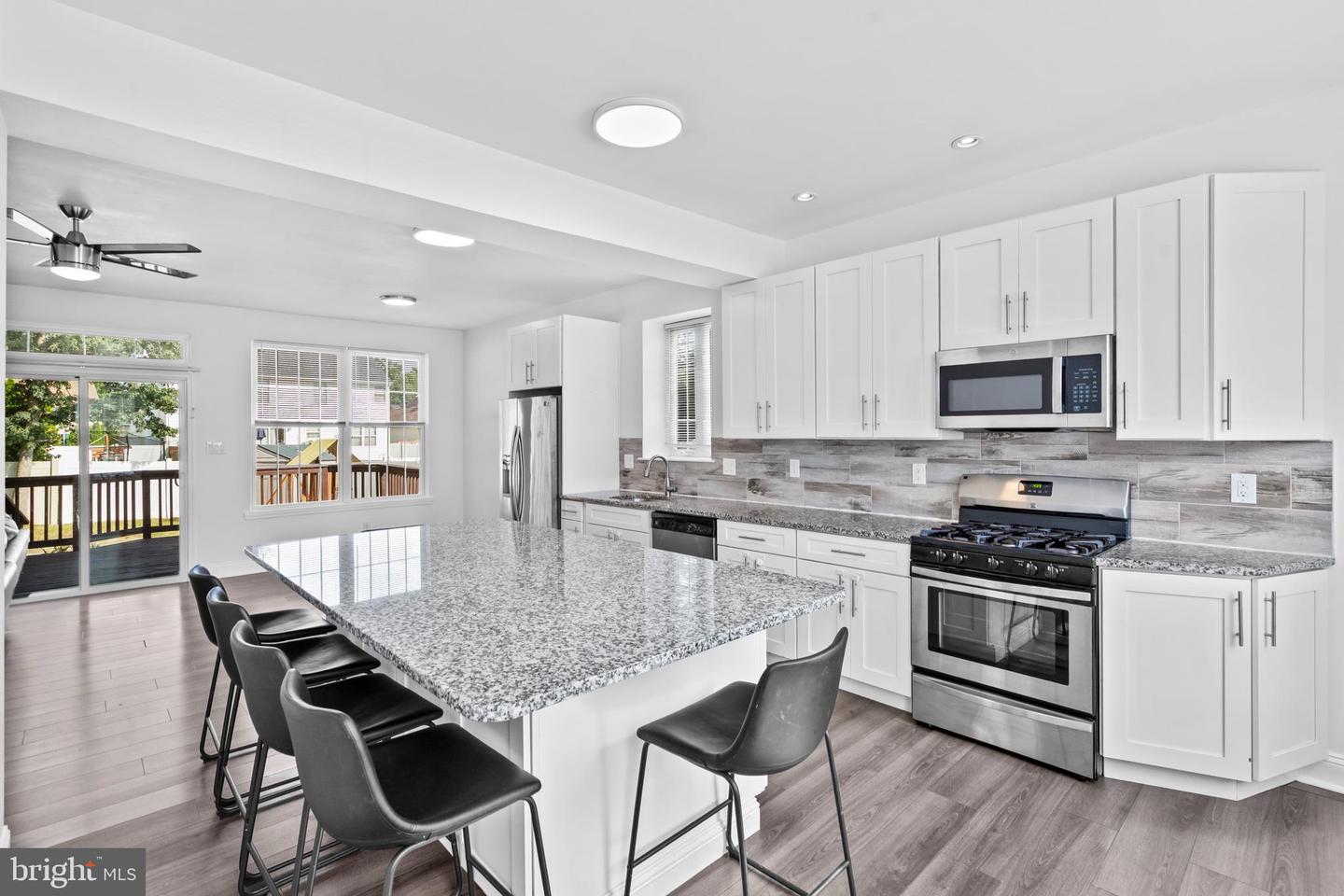 10 Morris Dr