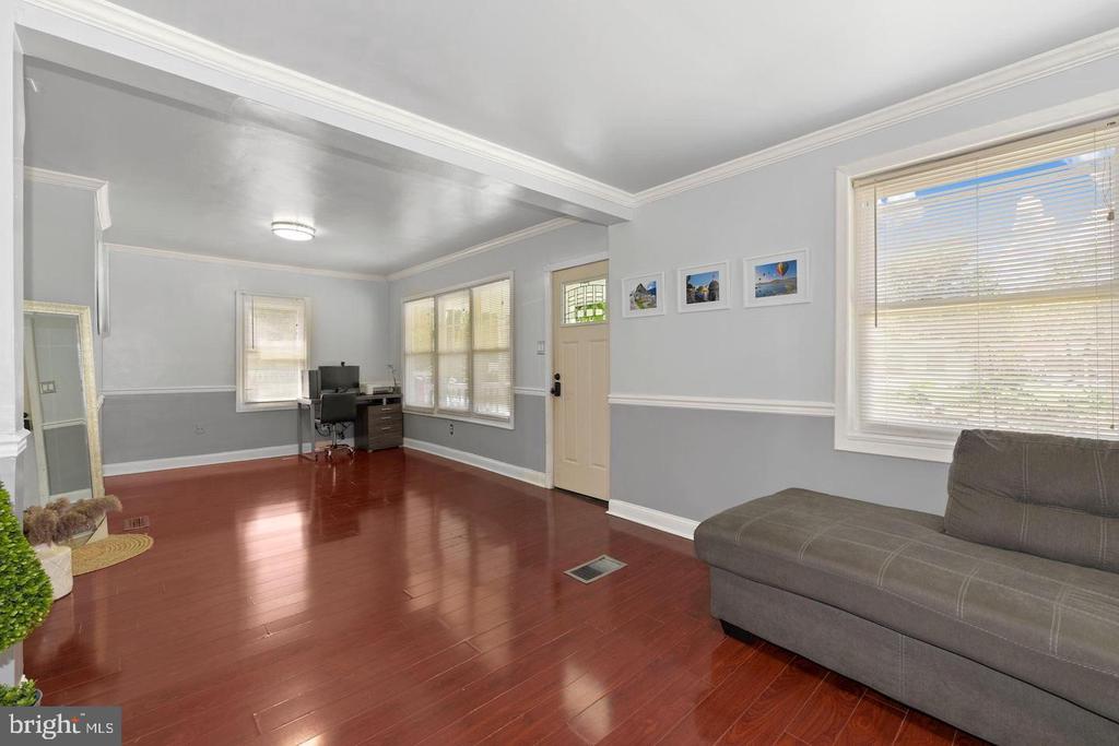 172 E CHARLESTON AVENUE E