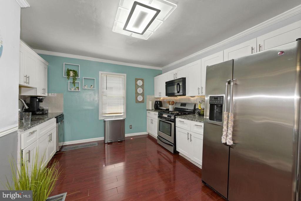 172 E CHARLESTON AVENUE E