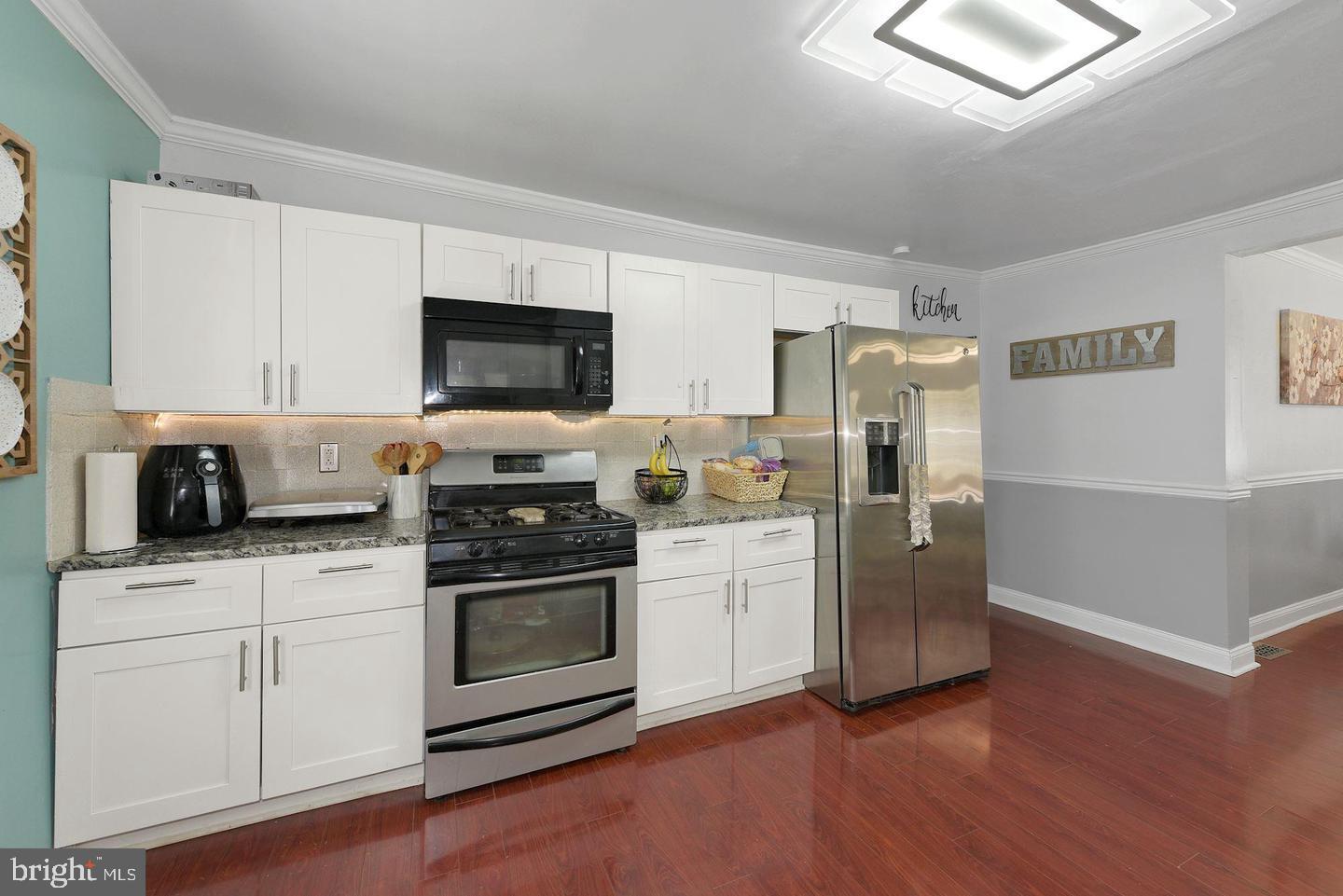 172 E CHARLESTON AVENUE E