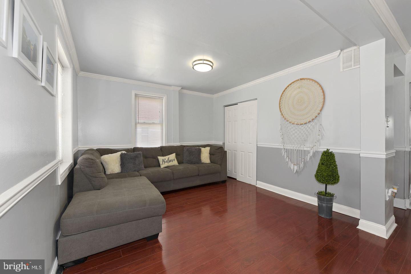 172 E CHARLESTON AVENUE E