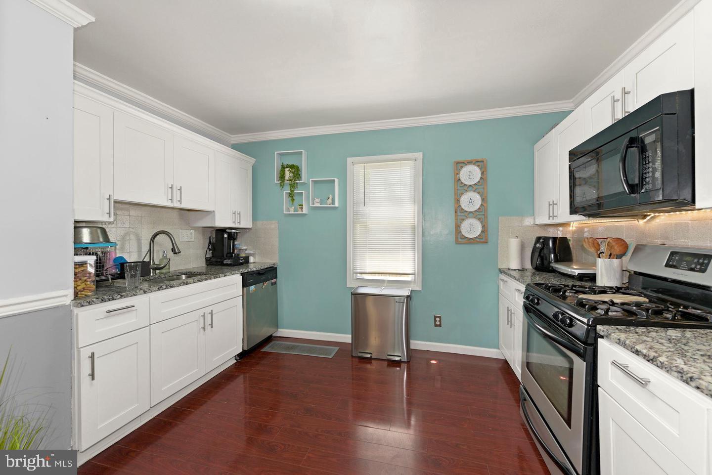 172 E CHARLESTON AVENUE E