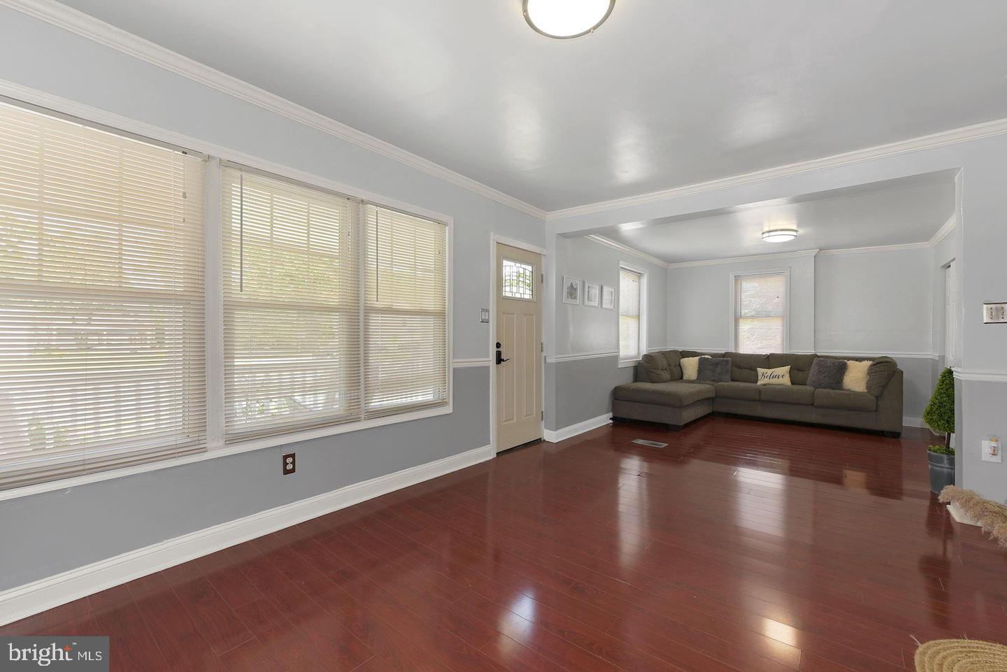 172 E CHARLESTON AVENUE E