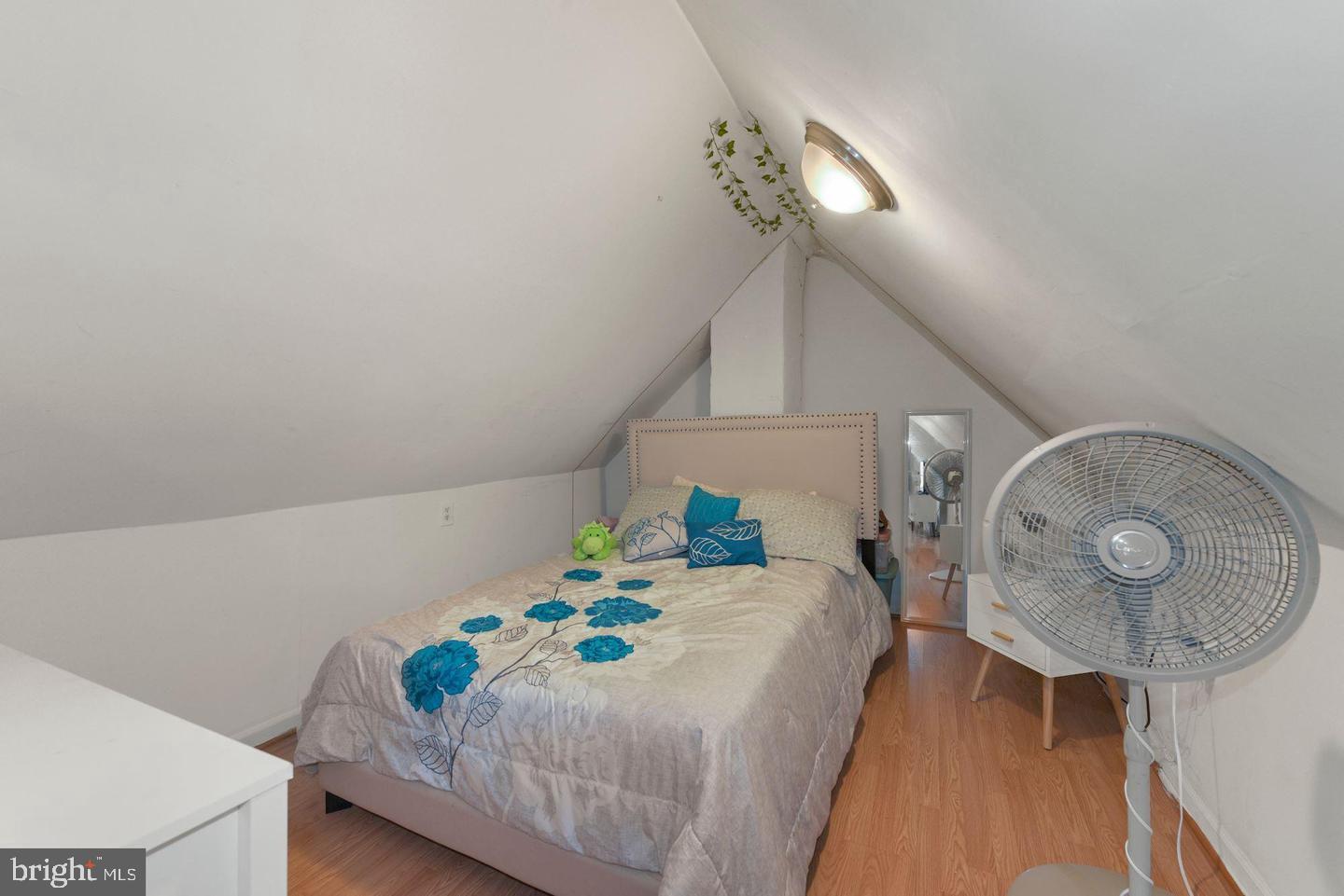 172 E CHARLESTON AVENUE E