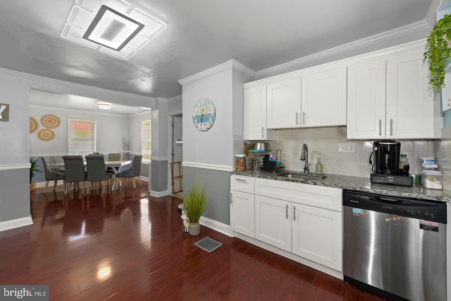 172 E CHARLESTON AVENUE E