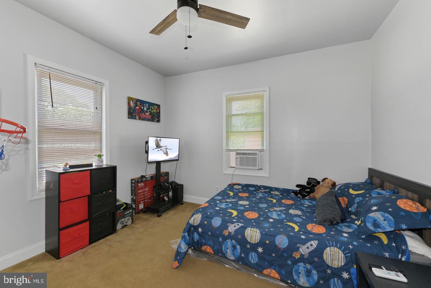 172 E CHARLESTON AVENUE E