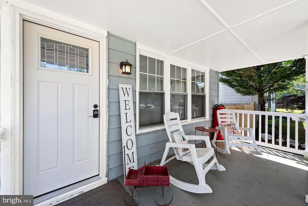 172 E CHARLESTON AVENUE E