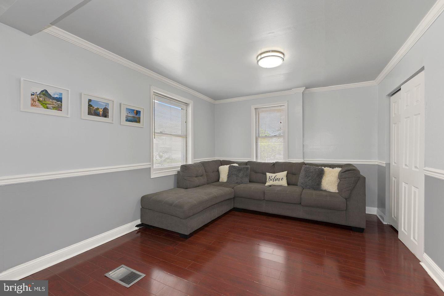 172 E CHARLESTON AVENUE E