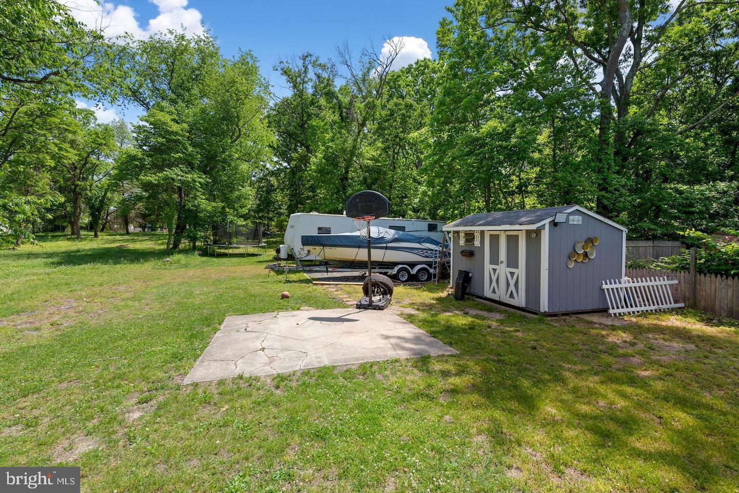 172 E CHARLESTON AVENUE E