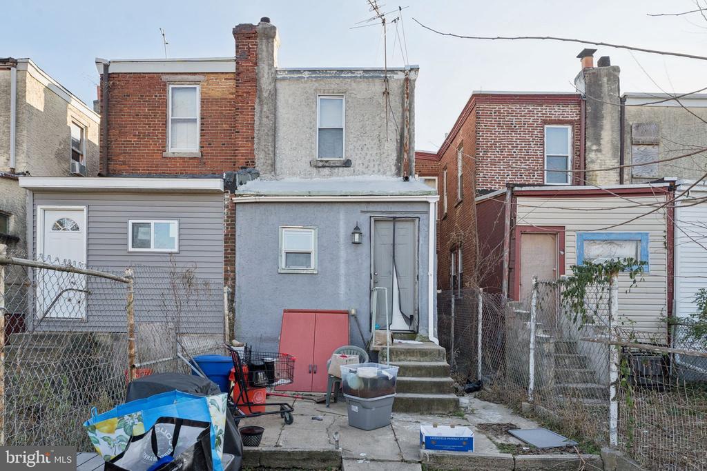 1143 WHITMAN AVENUE