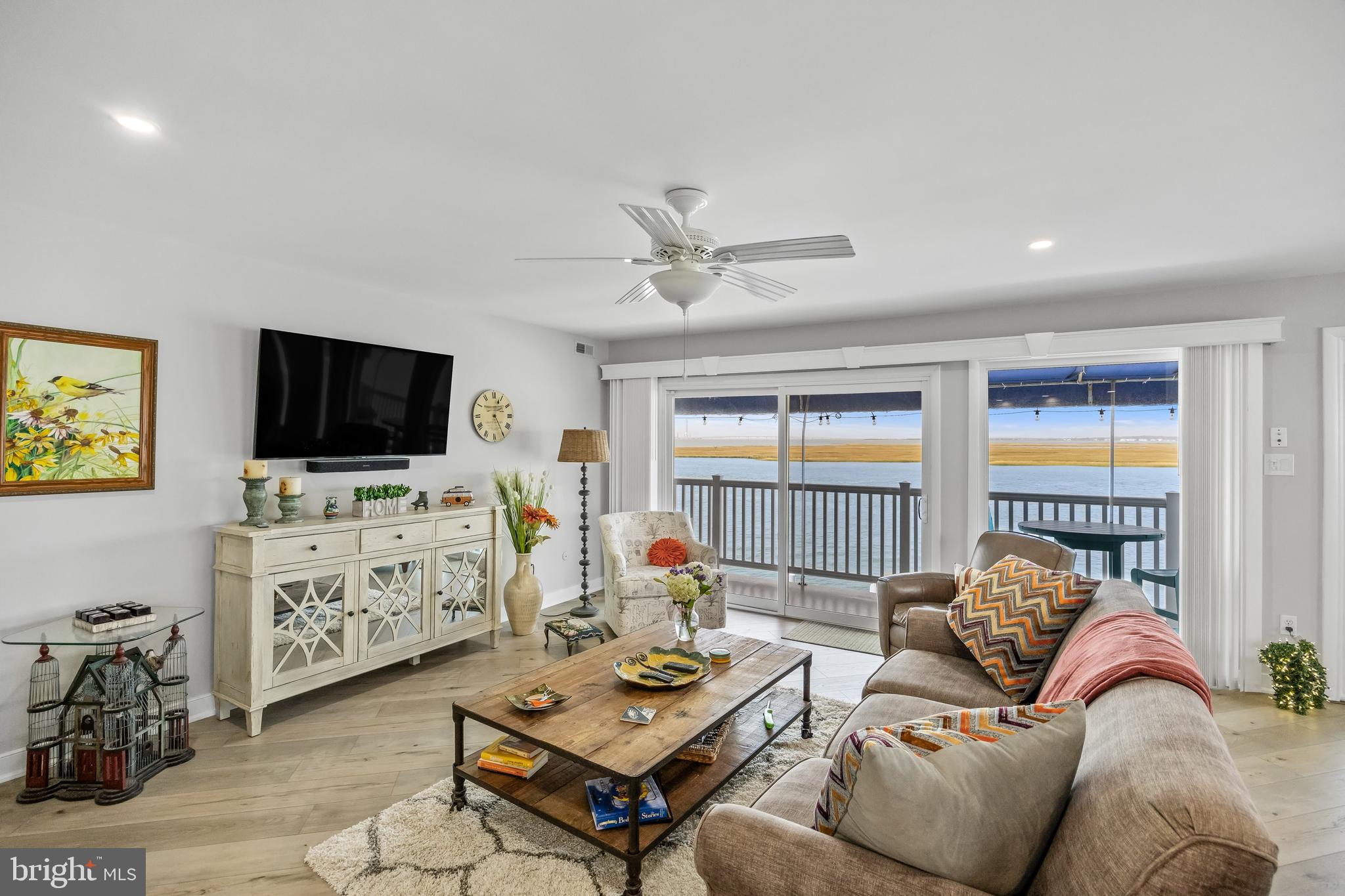 1128 Bay Ave #14