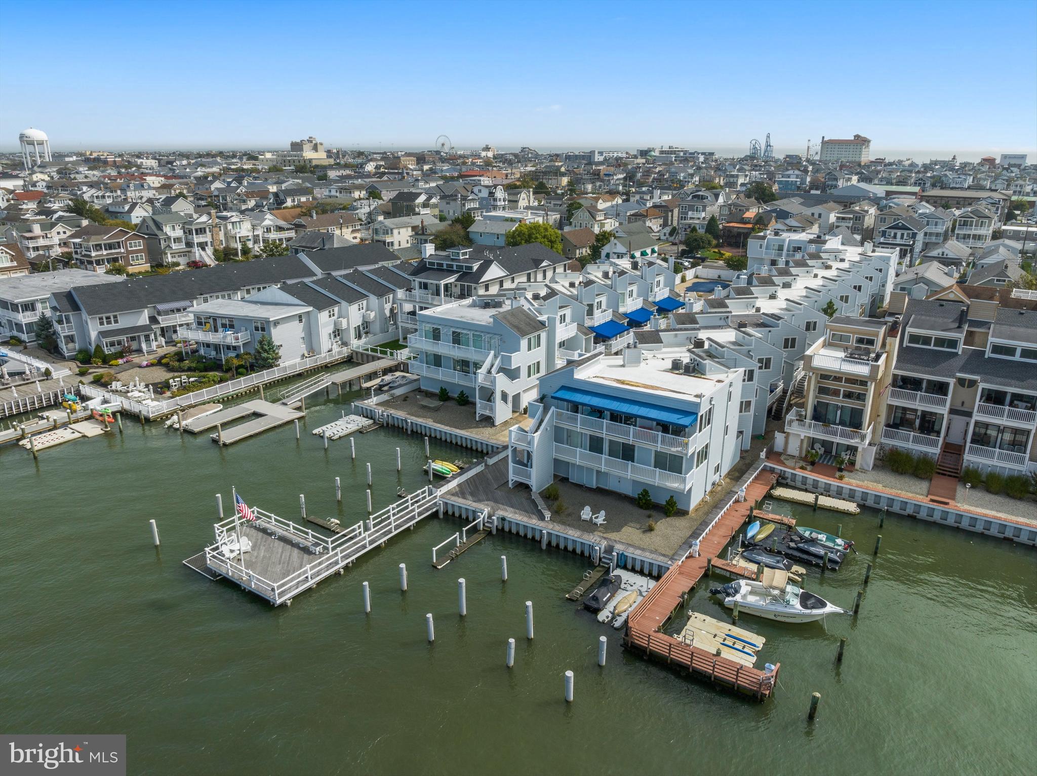 1128 Bay Ave #14