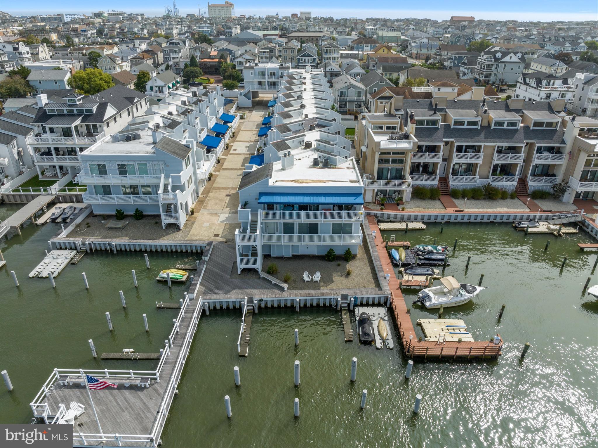 1128 Bay Ave #14