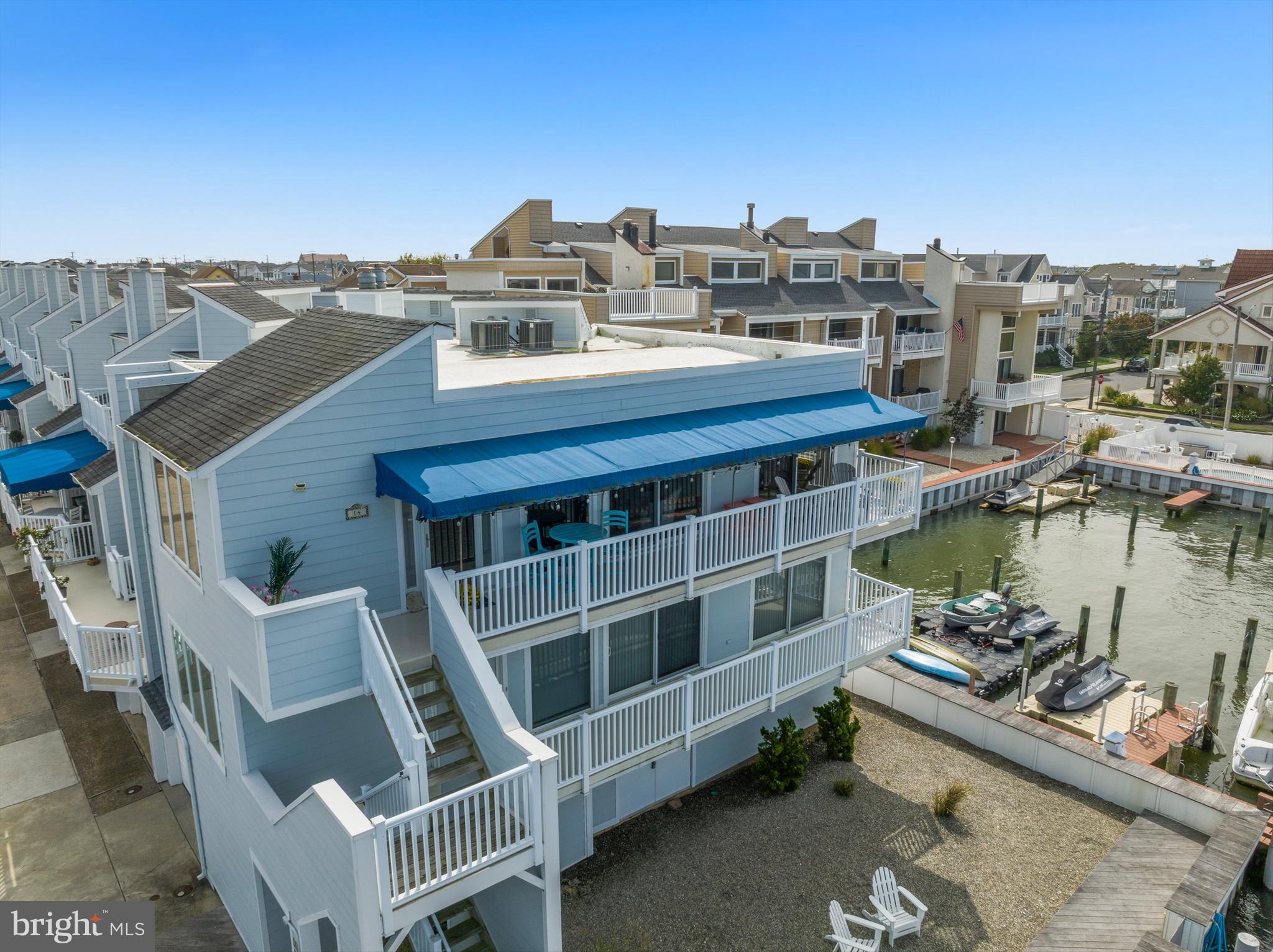 1128 Bay Ave #14