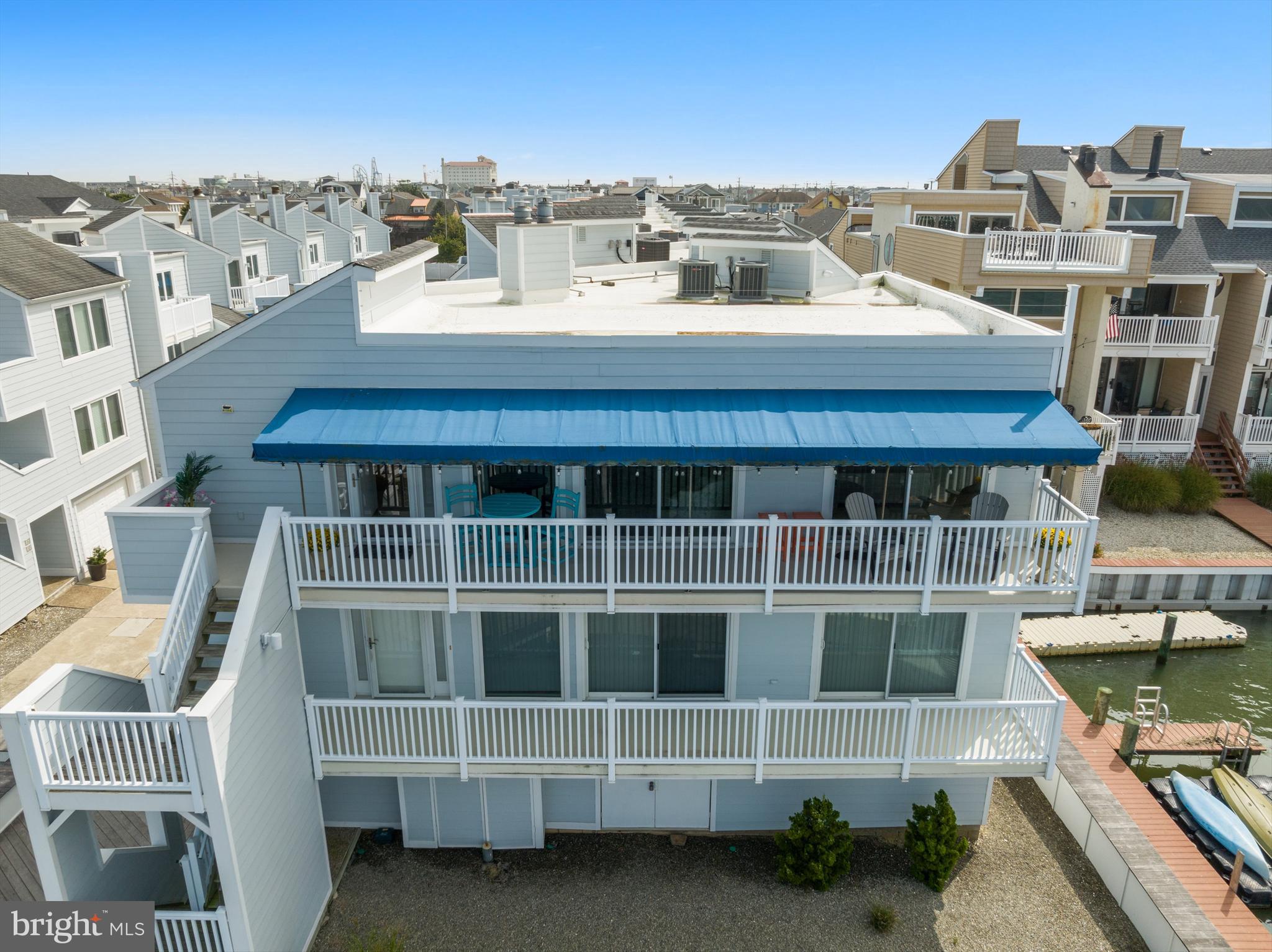 1128 Bay Ave #14