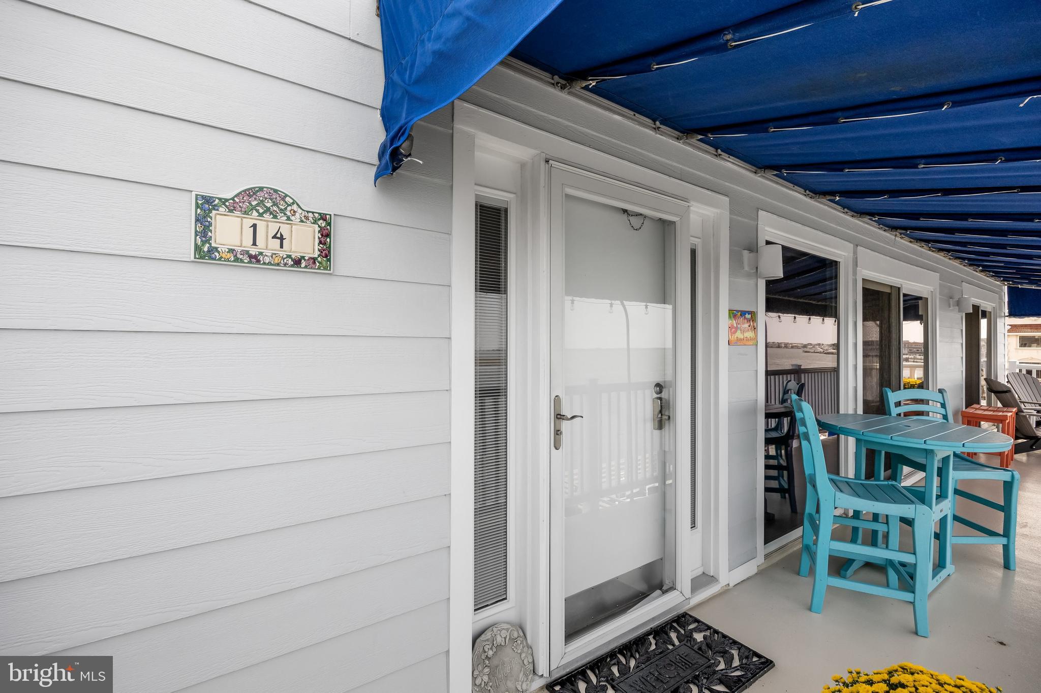 1128 Bay Ave #14
